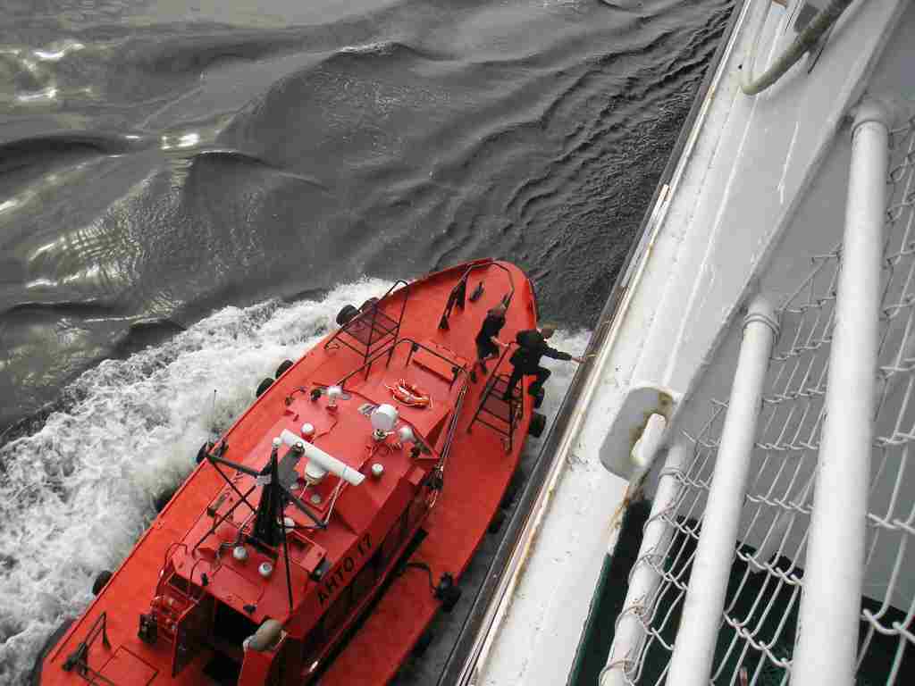 Eesti pilot - Ahto17 / m/s Star Wind 27.7.2004 10:38